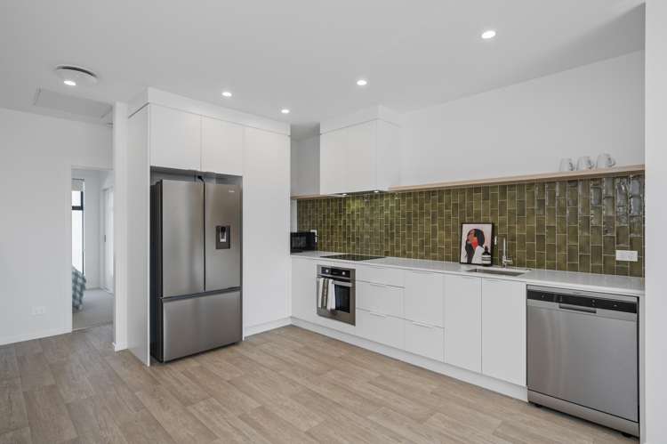 38 Constellation Way_5