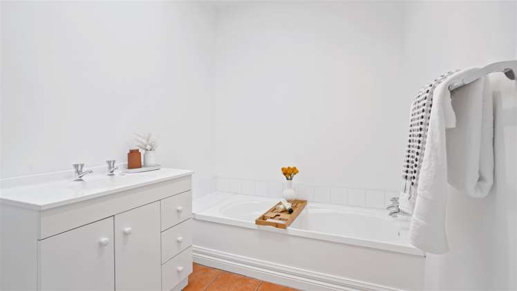 43 Parade Court Addington_11