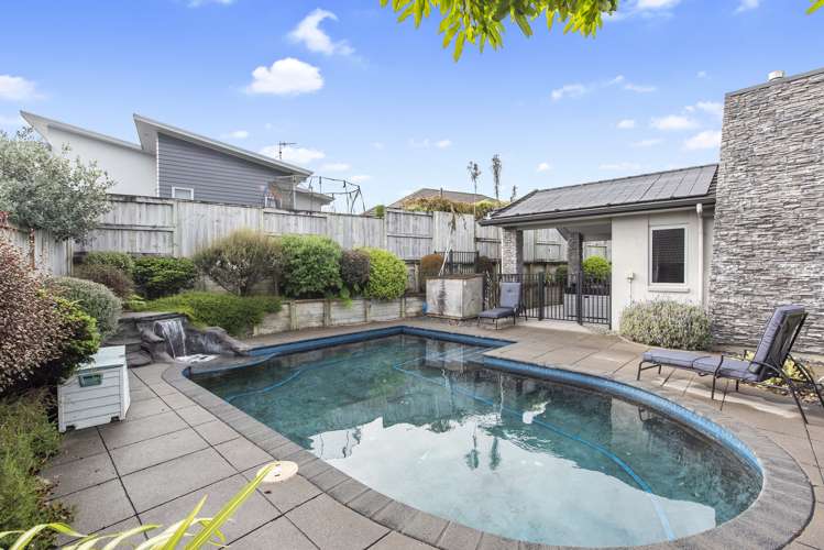 18 Compton Grove Huntington_14