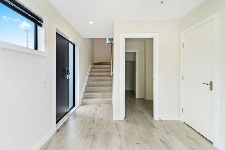 1/8 Knight Avenue Mount Albert_12