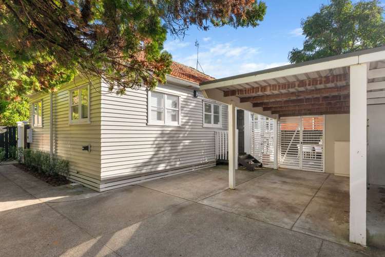 16 Erima Avenue Point England_16