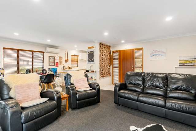 1/7 Ribbonwood Crescent Goodwood Heights_3