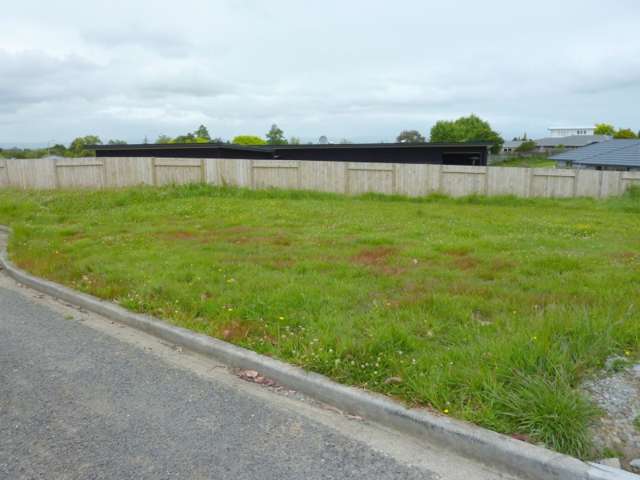 11 Poplar Grove Feilding_1