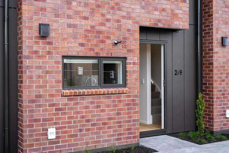 5/9 Vesty Avenue Hillcrest_24