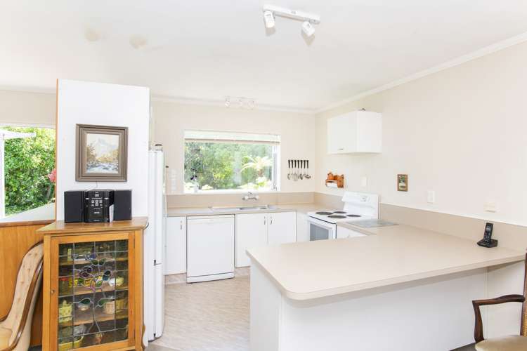 2/10 Rutene Road Kaiti_8