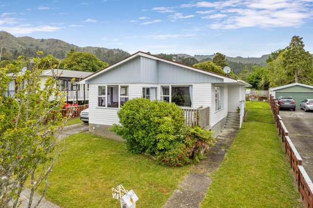 3-Bedrooms & Large Garage