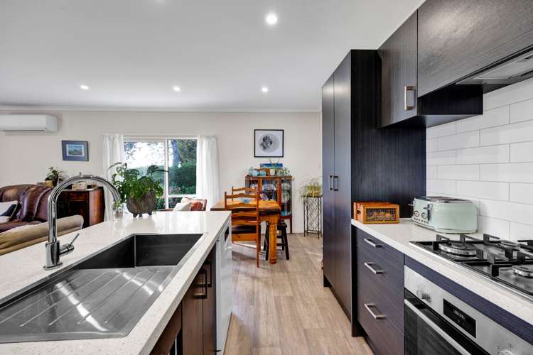 8 Manatu Lane Inglewood_5