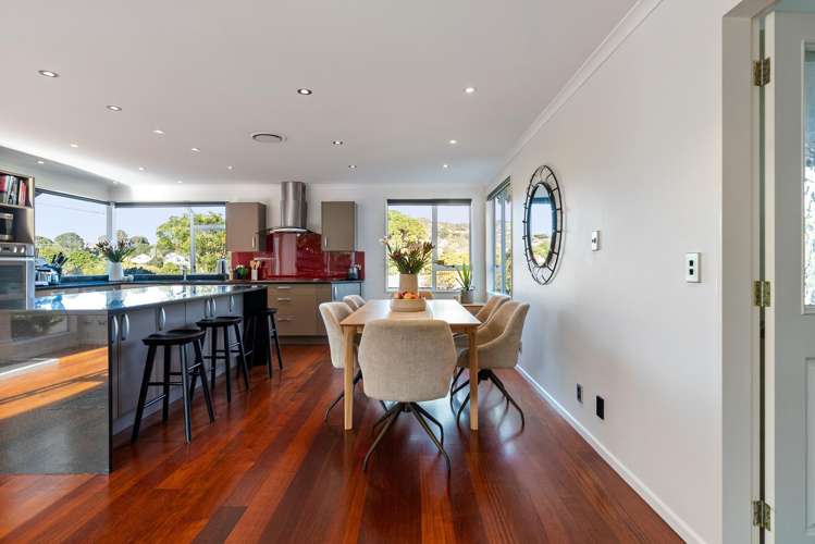 69 Thatcher Crescent Crofton Downs_6