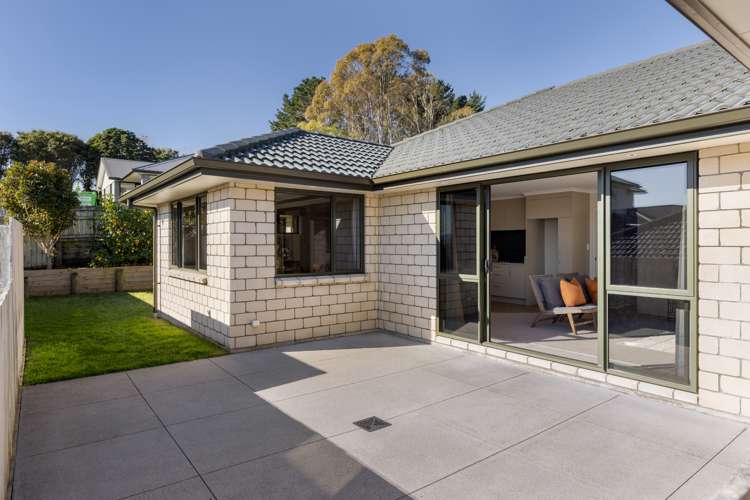 302 Ballintoy Park Drive Welcome Bay_11