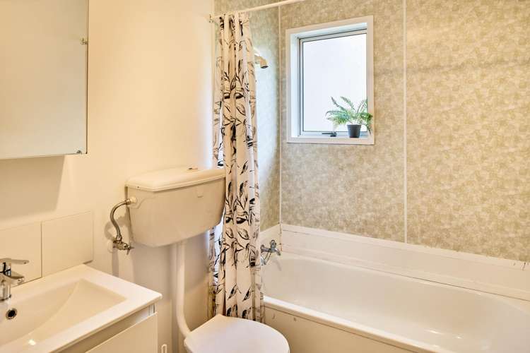 34a Colchester Crescent Newlands_8