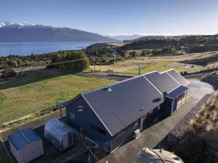 454D/Te Anau Milford Hwy Te Anau_0