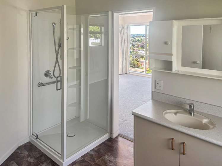 2/89 Churchill Drive 10792_8