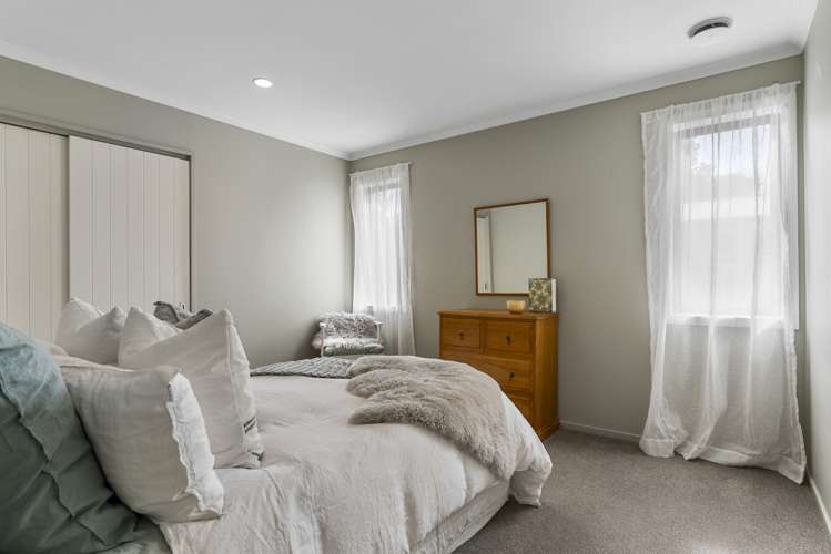 33 Roland Road Greenhithe_23