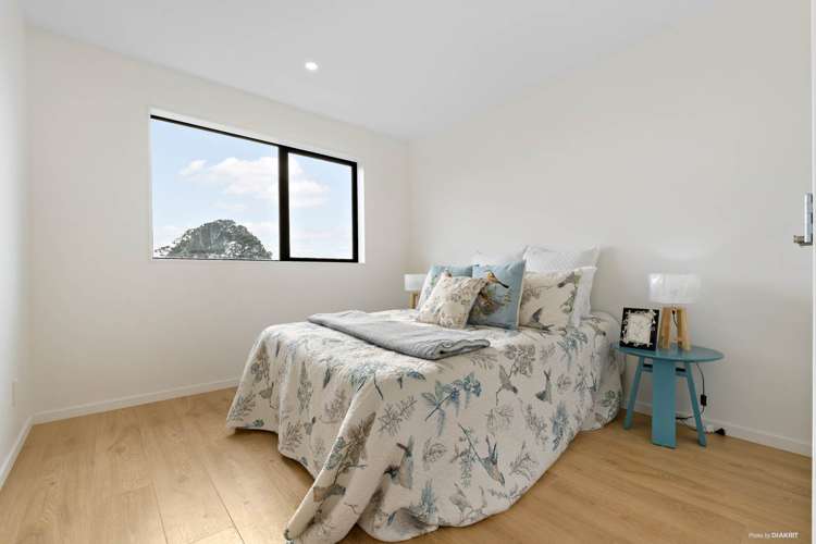 15 Diorella Drive Clover Park_8