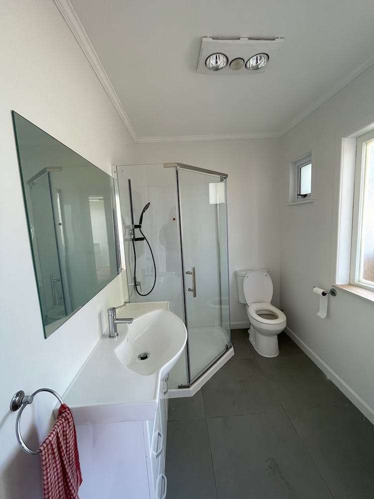 8 Brains Road Kelston_5