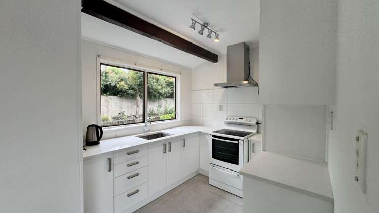 1/38a Blakeborough Dr 10877_1