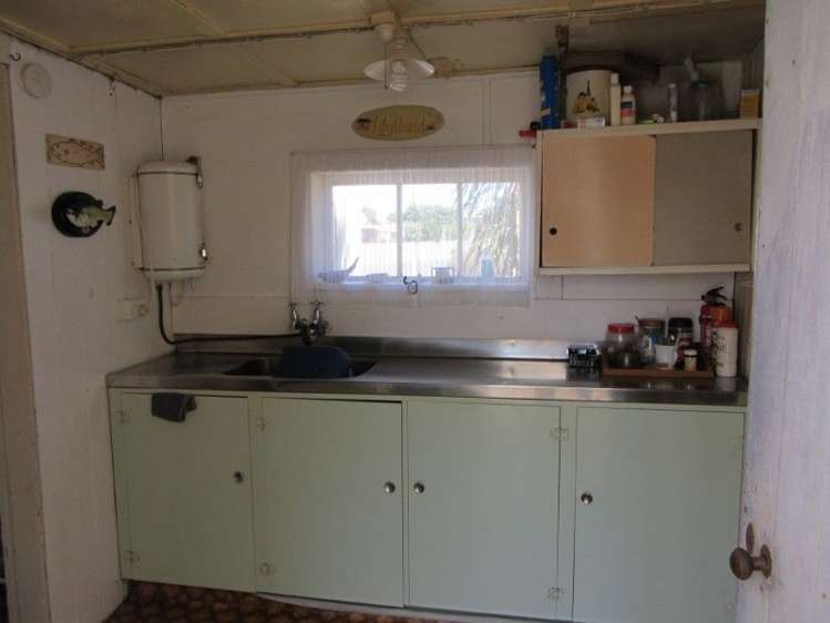 56 Akitio Esplanade Pongaroa_23