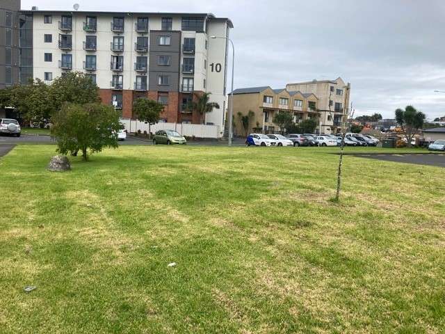 15 Crown Lynn Place New Lynn_4