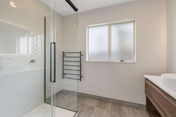 2/2 Rook Place Unsworth Heights_12