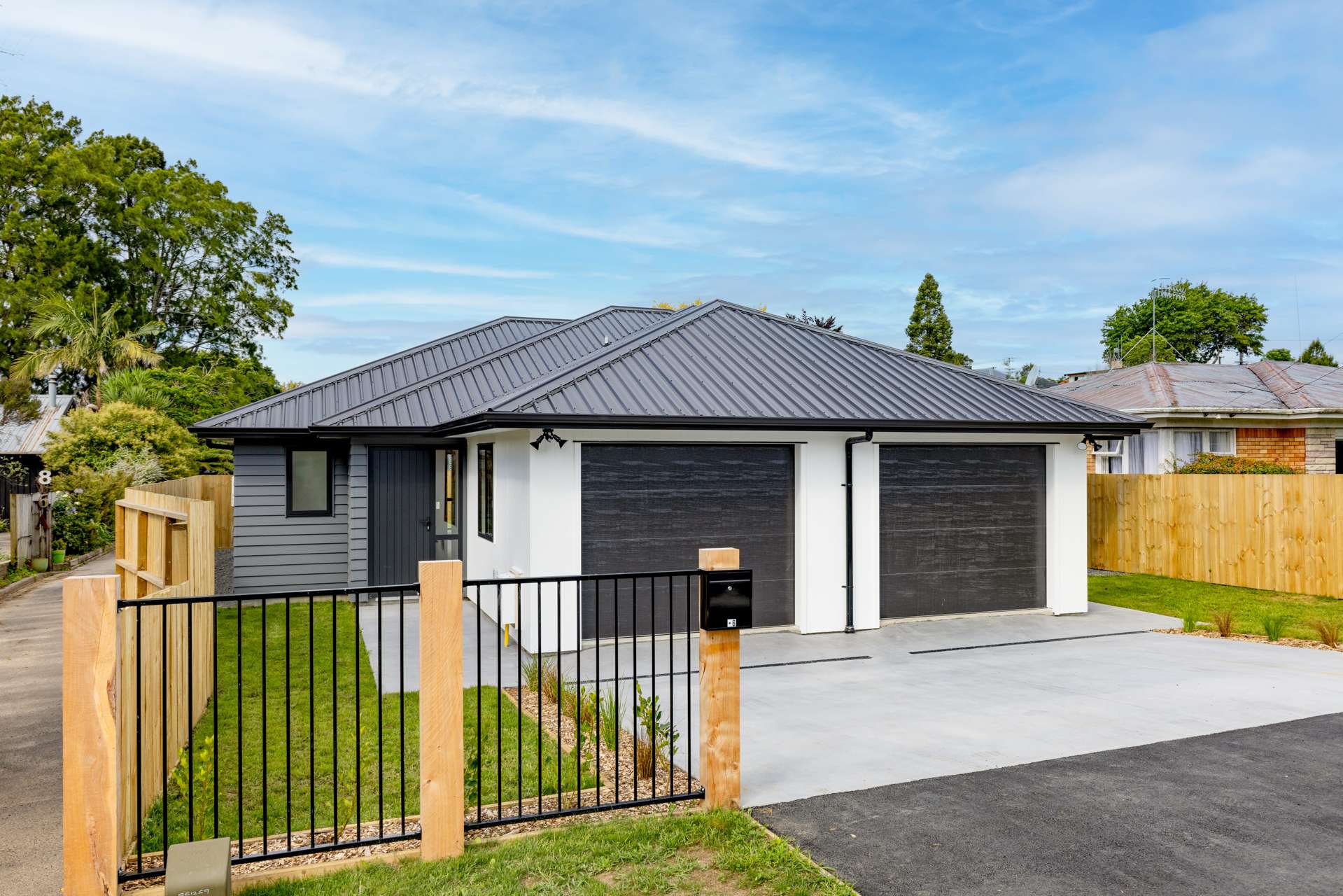 2/6 Walsh Street Forest Lake_0