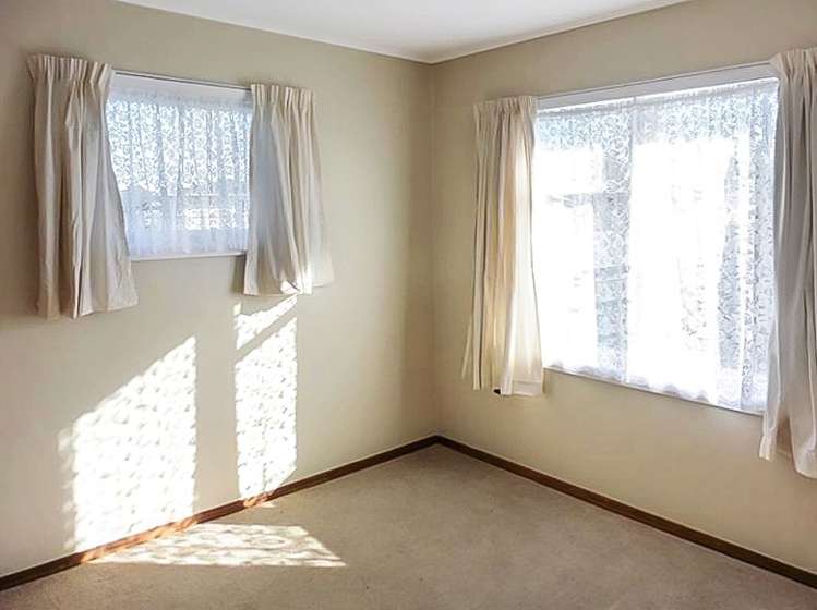 1/3 Merton Crescent 2109_5