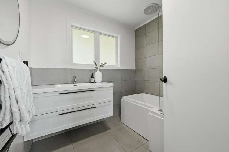 36 Eaton Crescent Matua_12