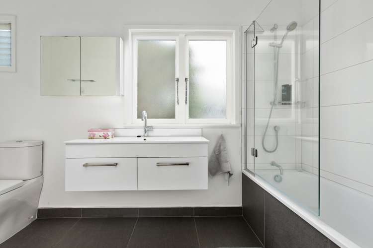 26 Highland Road Mount Albert_15