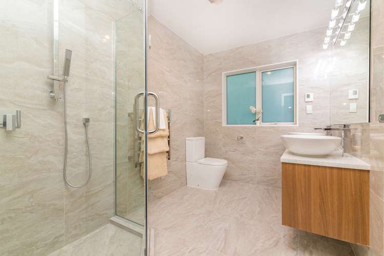 411 Ormiston Road Flat Bush_17