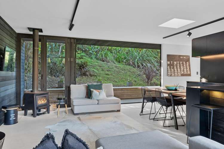 1 Huruhi Road Oneroa_9