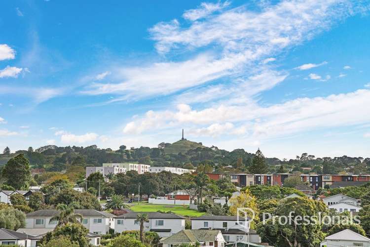 608r/11b Spring Street 10051_10