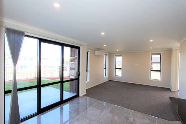 1/44 Cabourne Drive Glenview_3