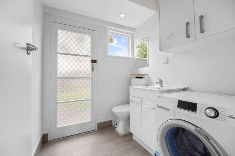 2/365 East Coast Road Mairangi Bay_20