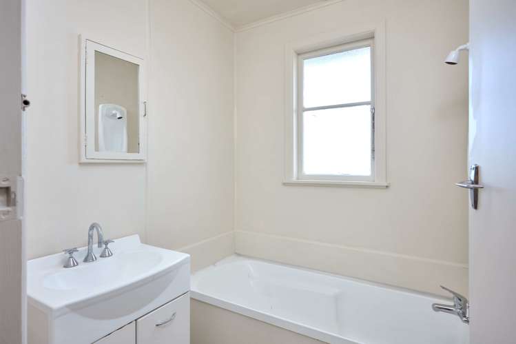 12 Hetata Street Whatatutu_13