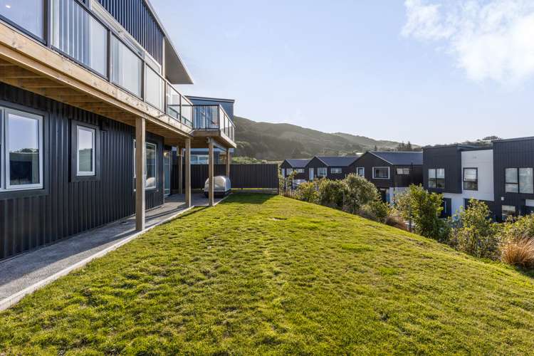 32 Hokioi Drive Porirua_24