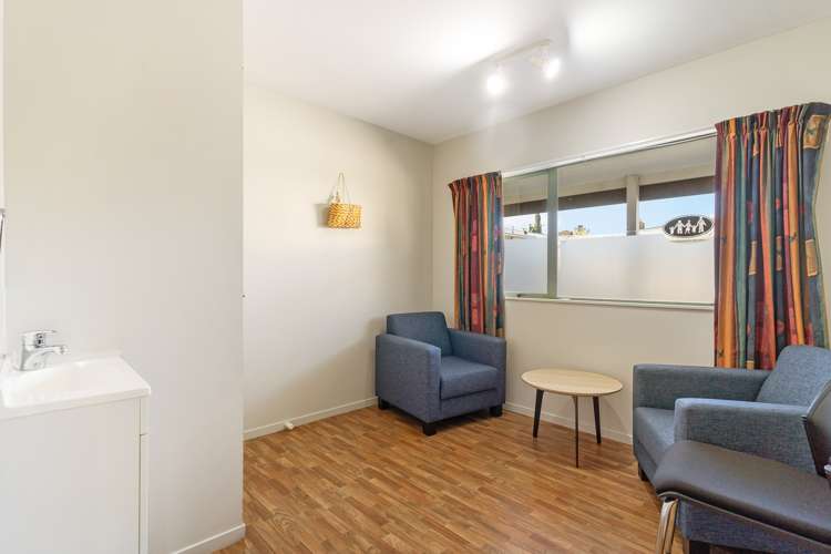 7 Woodford Avenue Henderson_11