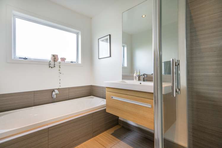 10 Anna Lane Raureka_16