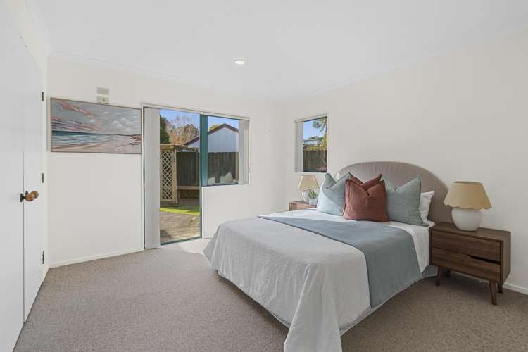 6 Redwood Crescent Westown_11