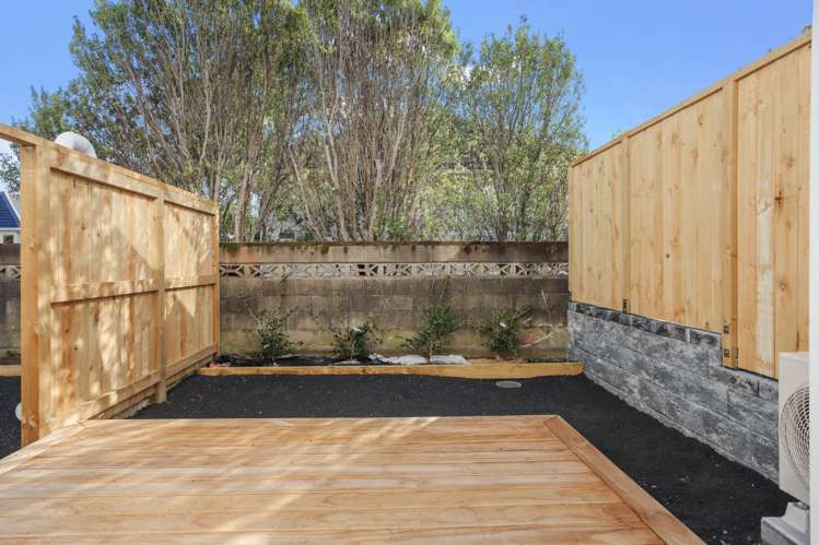 4/10 Shamrock Lane Te Atatu Peninsula_10
