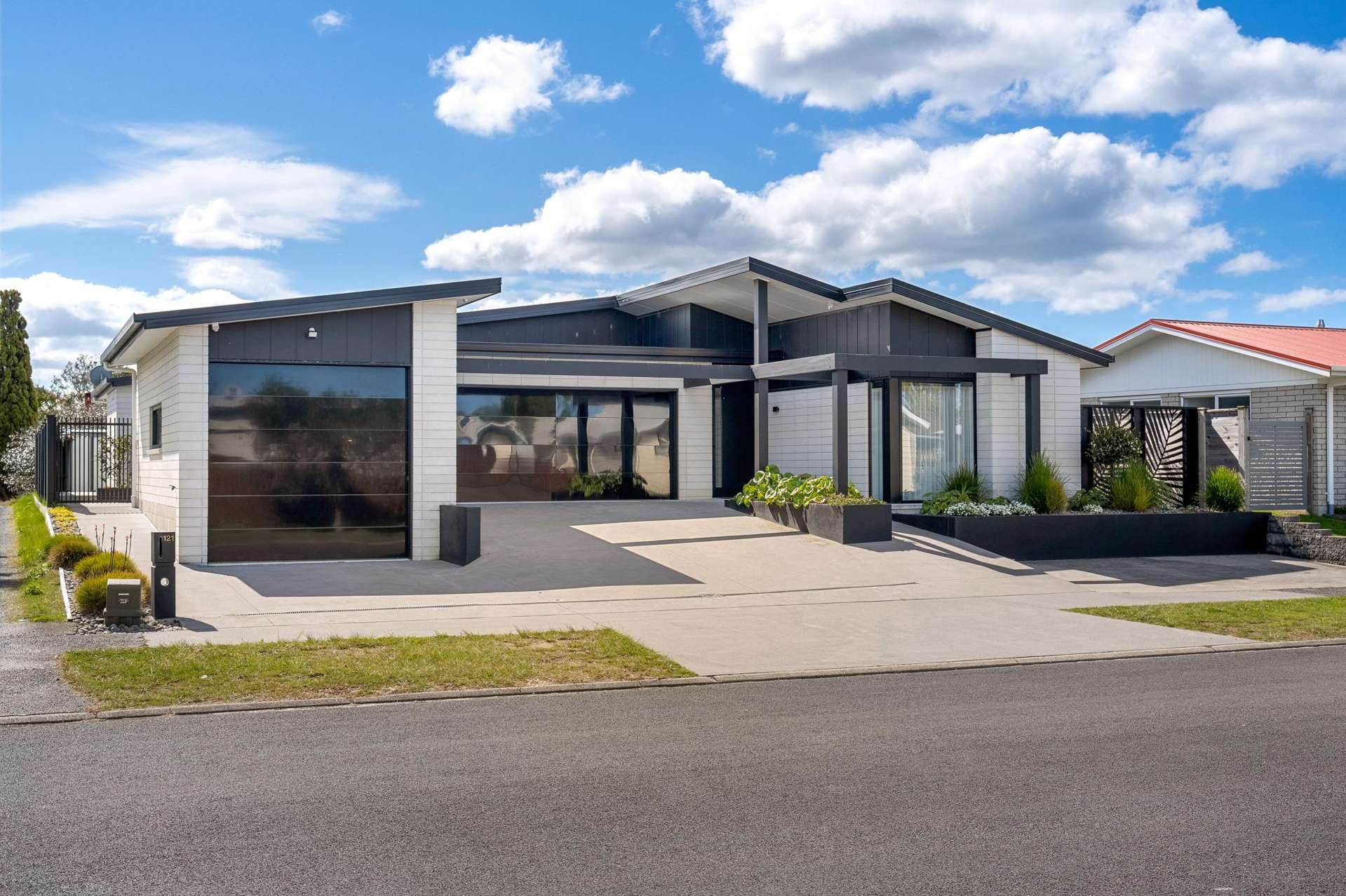 121 Charleston Avenue Whangamata_0