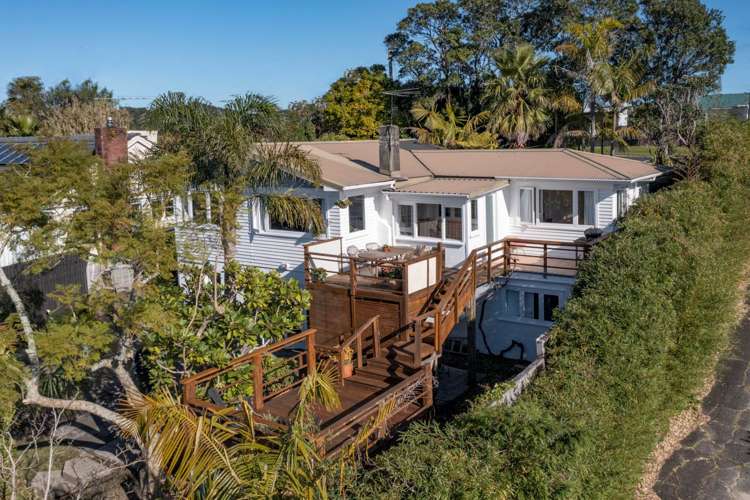 135 Glengarry Road Glen Eden_0