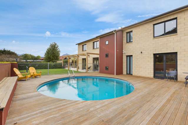 32 Rockhaven Albert Town_2