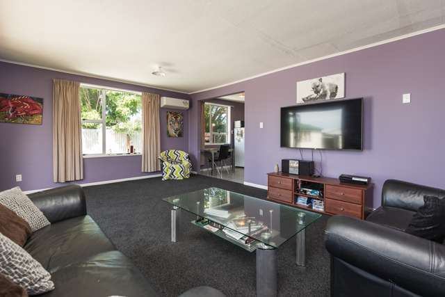 1/8 Leonie Place Aranui_1