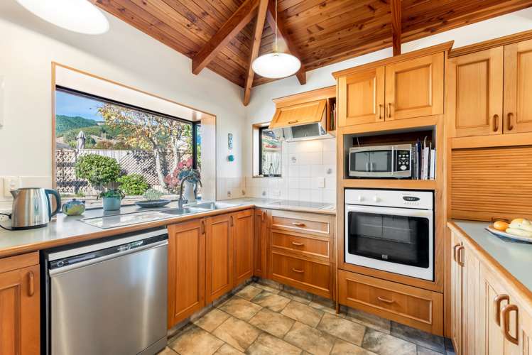 4 Squire Way Richmond_8