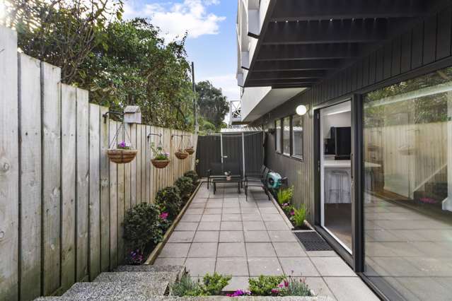 1/163 Queens Drive Lyall Bay_3