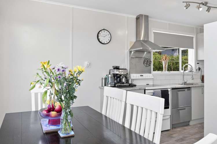 14 Aparangi Crescent Elsdon_5