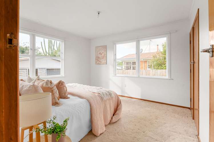 38 Forth Crescent Glenview_10