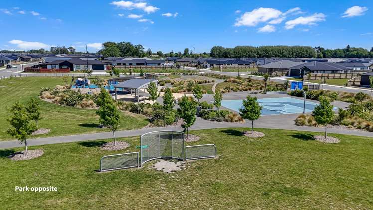 74 Crossley Avenue Woodend_1