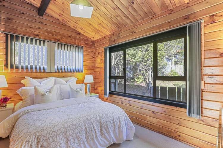 98 Daffodil Street Titirangi_15
