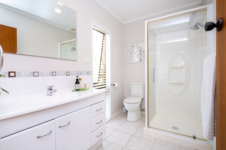 8 Ngarimu Crescent Taradale_10