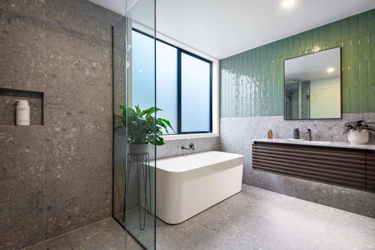 59 Grayson Road Wainui_20